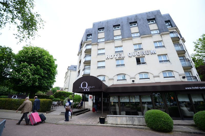 Hotel Quorum Saint-Cloud Exterior photo